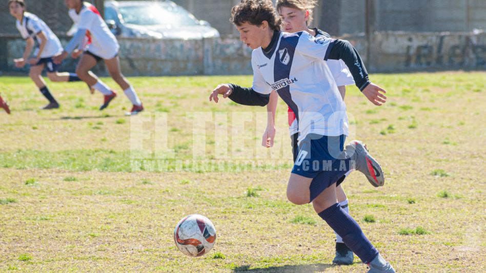Cemento le ganó a River en las cuatro divisiones y es líder en las cuatro categorías del fútbol menor de Azul. Foto: Nicolás Murcia.