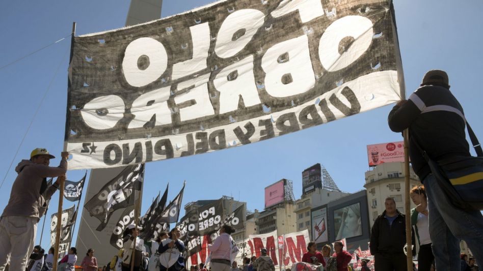 Marcha atrás: devuelven 40.000 planes sociales dados de baja por incompatibilidad