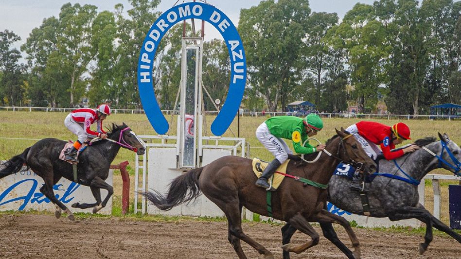 En el hipódromo de Azul, lo más importante llegará en la última carrera porque se disputará el Clásico Festival Cervantino. 