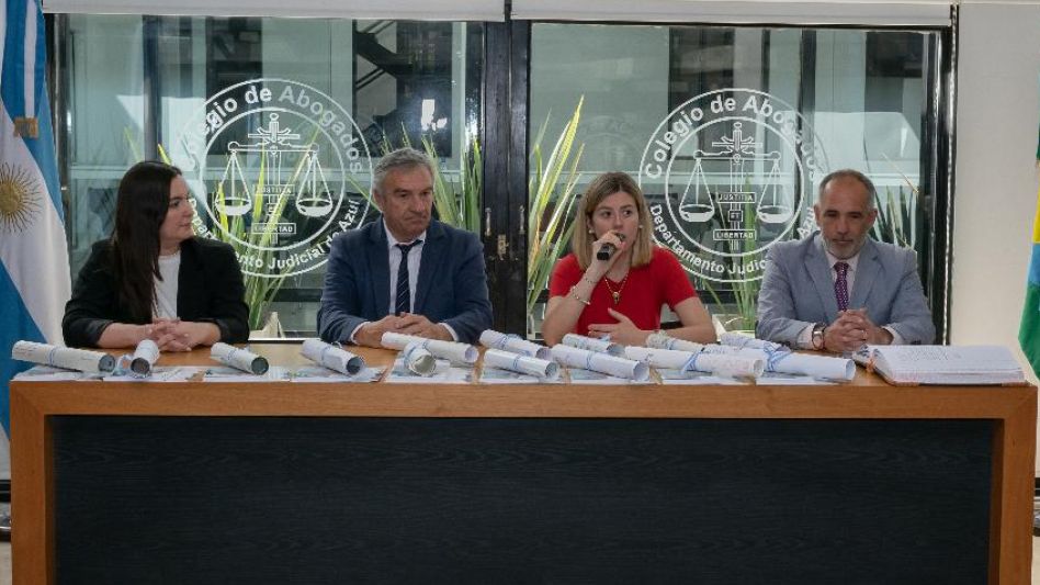 Los integrantes del Consejo Directivo del Colegio, doctores Luciana David (consejera), Marcelo Bianco (secretario), María Fernanda Giménez (presidenta) y Leandro Alfredo Prat (vicepresidente 2°). 
