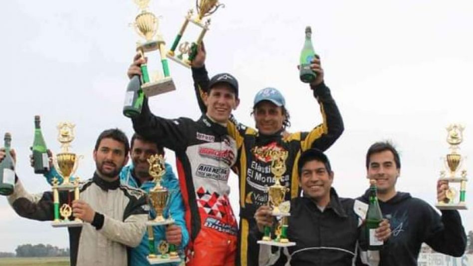 Jugón y Bayala se llevaron todos los puntos en juego de la carrera de invitados en la Promo del Centro. Segundo puesto para González y Matta, terceros Streitenberger y Juez. Foto: Promo.
