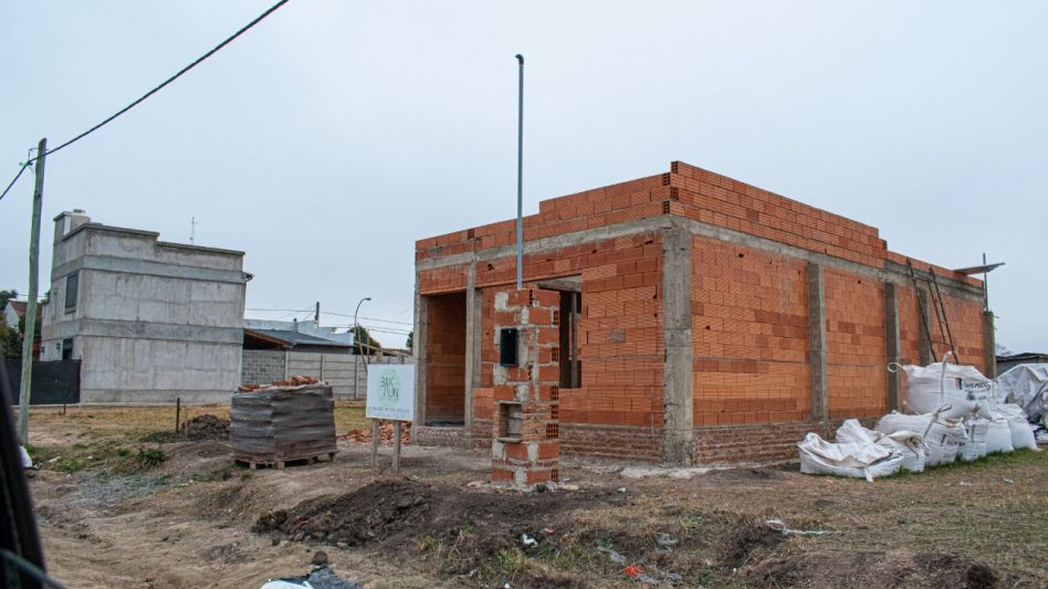 Construyendo Azul: desde la Defensoría del   Pueblo piden "respuestas claras y por escrito" 
