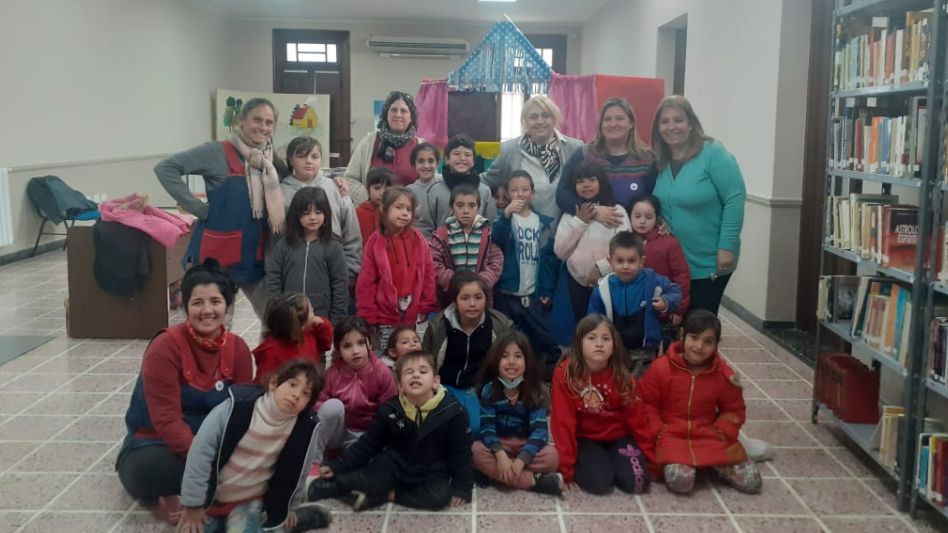 Instituciones educativas visitaron la biblioteca de AECA