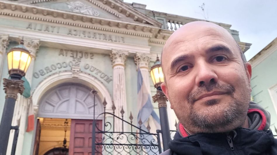 El funcionario cuando estuvo en Azul la semana pasada. 
