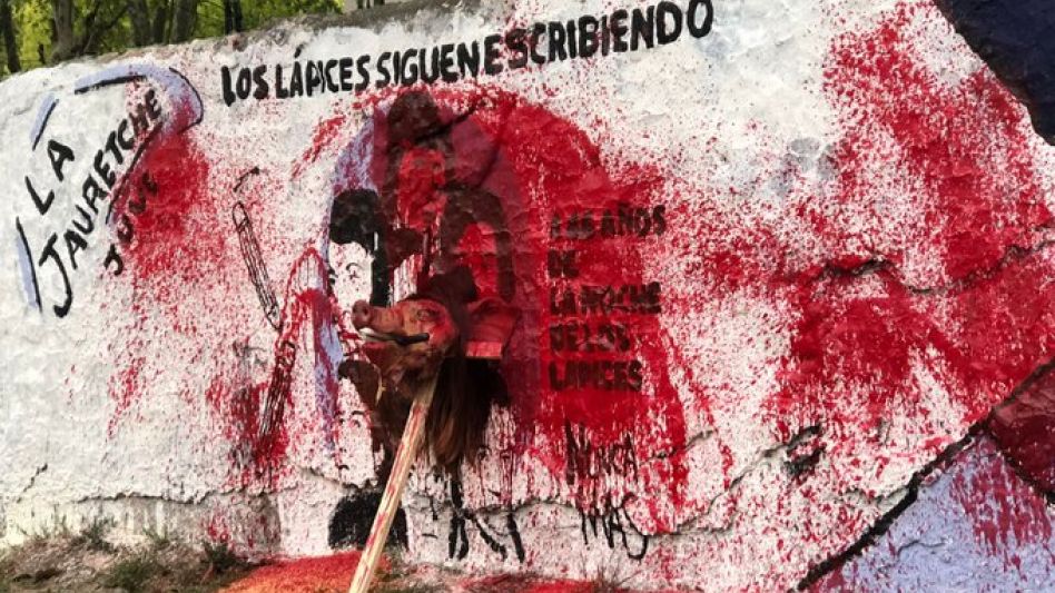 Quilmes: vandalizaron un mural de La Noche de los Lápices con un macabro mensaje