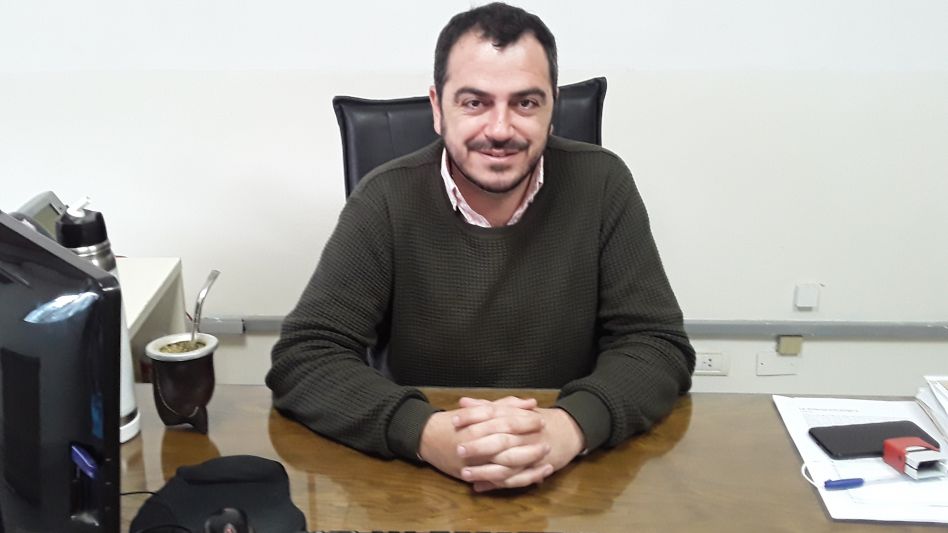 El director ejecutivo de ANSES Azul, Xavier Cabrera ayer cuando recibió en su oficina a diario EL TIEMPO. AGUSTÍN SCALCINI
