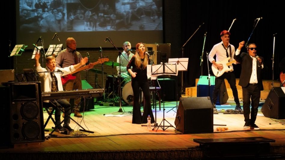 El viernes 9 de septiembre se presentó en el Teatro Español celebrando sus bodas de oro.   FOTOS GENTILEZA JORGE MACIEL 