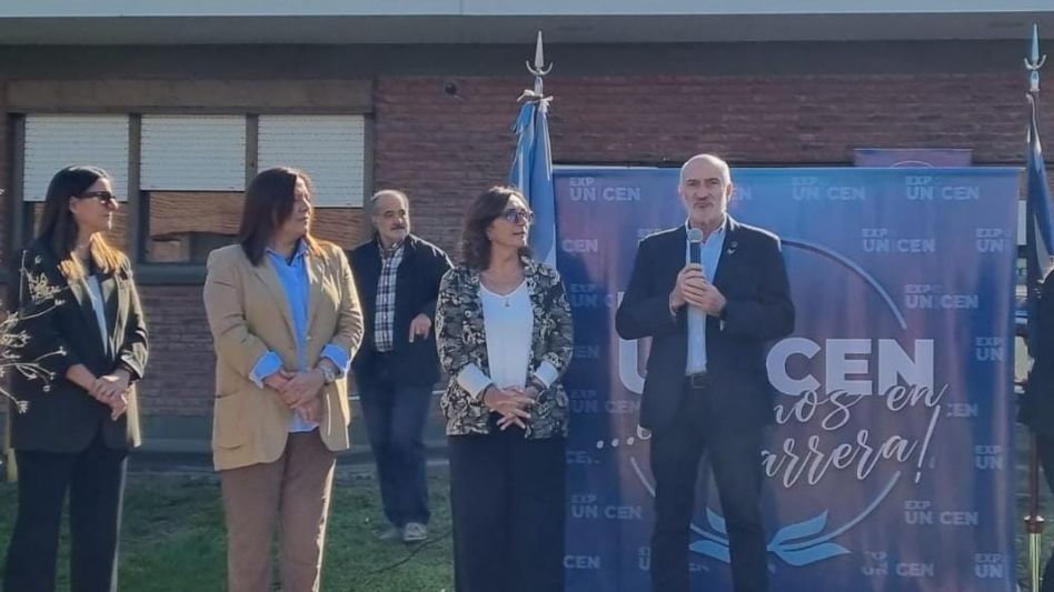 Autoridades comunales participaron de la Expo UNICEN