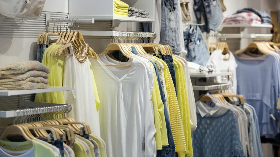 Una por una: cuáles son las marcas de ropa que mantendrán sus valores hasta diciembre