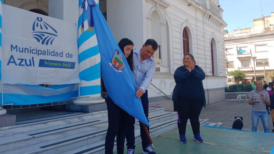 Juegos Bonaerenses: el Intendente felicitó y despidió   a los deportistas azuleños que viajaron a Mar del Plata