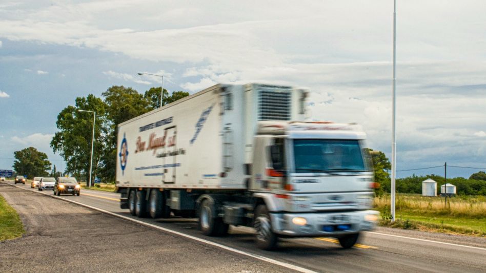 Muchos ciudadanos se enteran de la existencia de infracciones aplicadas en rutas nacionales o provinciales cuando van a transferir su vehículo, en el marco de una compra-venta. FOTO NACHO CORREA