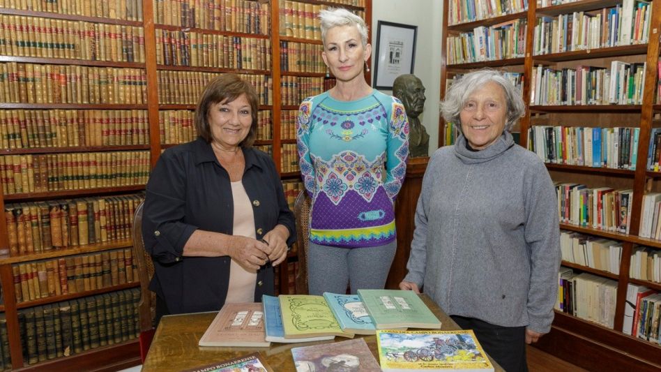 Donación a la biblioteca Ronco