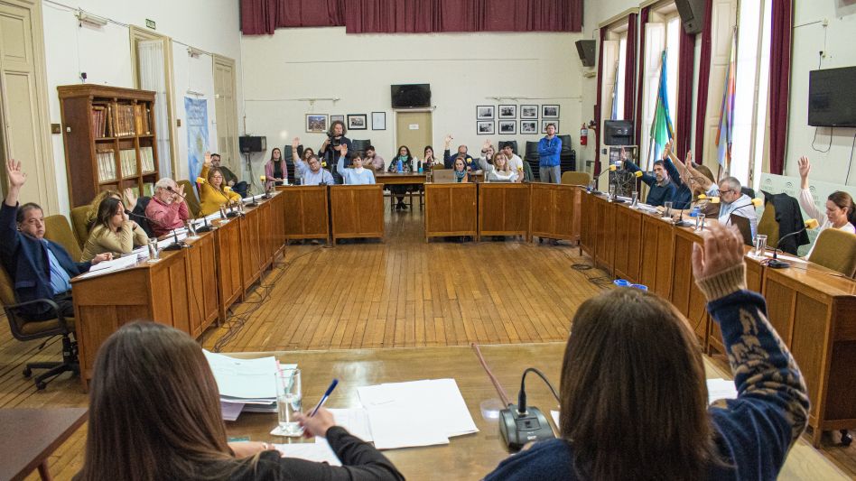 Esta tarde los legisladores azuleños volverán a sesionar de manera ordinaria en el recinto del Concejo Deliberante.      ARCHIVO/NACHO CORREA