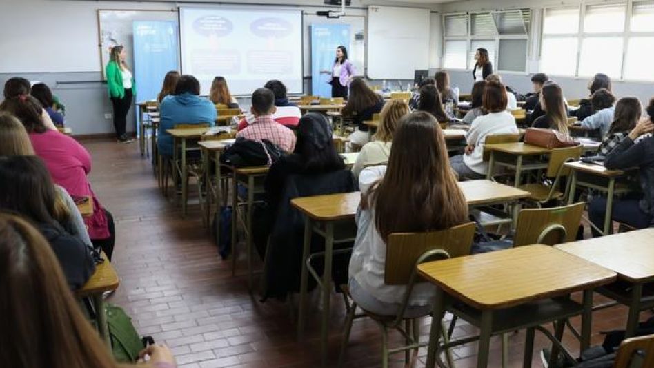 El Taller de Sensibilización en Género que se comenzó a dictar en la jornada de ayer fue la primera actividad propuesta desde el Área de Géneros de la Facultad de Derecho de la UNICEN.
