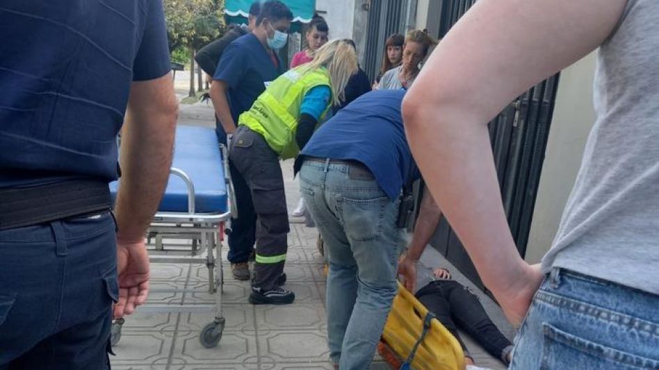 Para el autor del hecho, que vive en Benito Juárez, está vigente una perimetral que le prohíbe acercarse a la víctima y mantener contacto alguno con ella.  EPDS AZUL/PBA