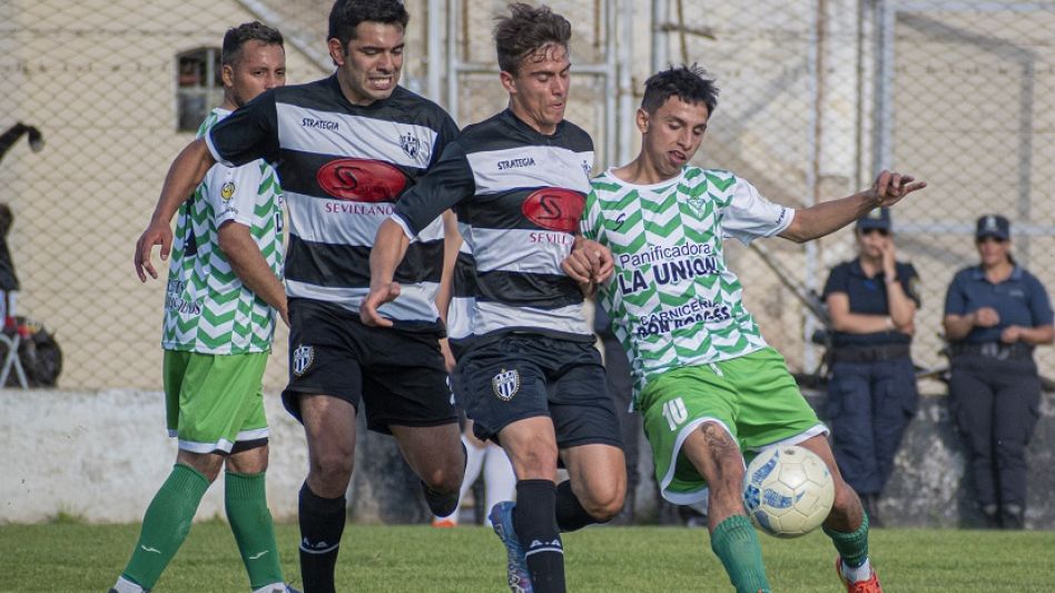 Alumni frente a Vélez será uno de los partidos de los cuartos de final. Todos los encuentros de esta fase comenzarán a las 16 horas. ARCHIVO/NICOLÁS MURCIA