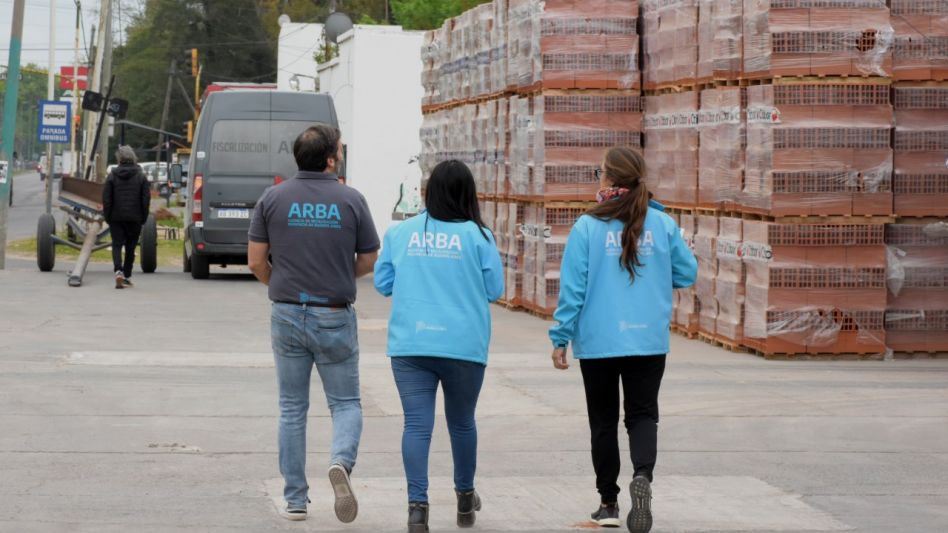 Fiscalizadoras y fiscalizadores de ARBA realizaron acciones de control en rutas de la Provincia y en más de 200 corralones de materiales