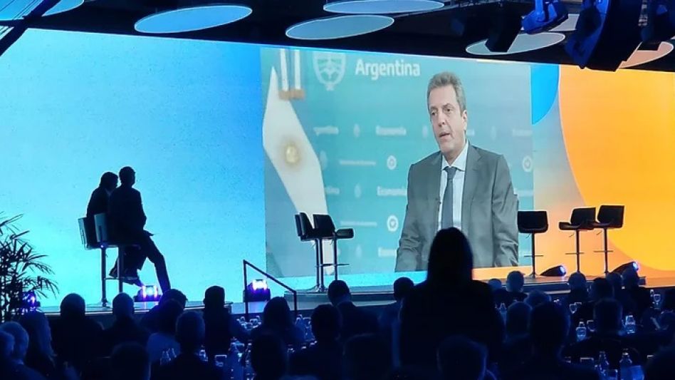 Massa en IDEA: "La política tiene que ceder y dar ejemplo de austeridad"