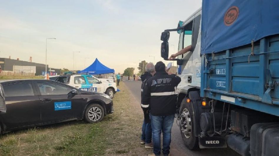 Desde la AFIP se informó que -en conjunto con organismos nacionales y provinciales- se realizó una serie de controles ruteros en zonas de Azul, Olavarría e Hinojo. 