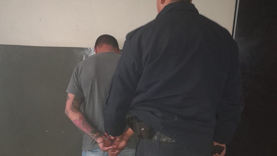 El acusado de estos hechos de violencia de género está detenido en la comisaría primera. EPDS AZUL/PBA