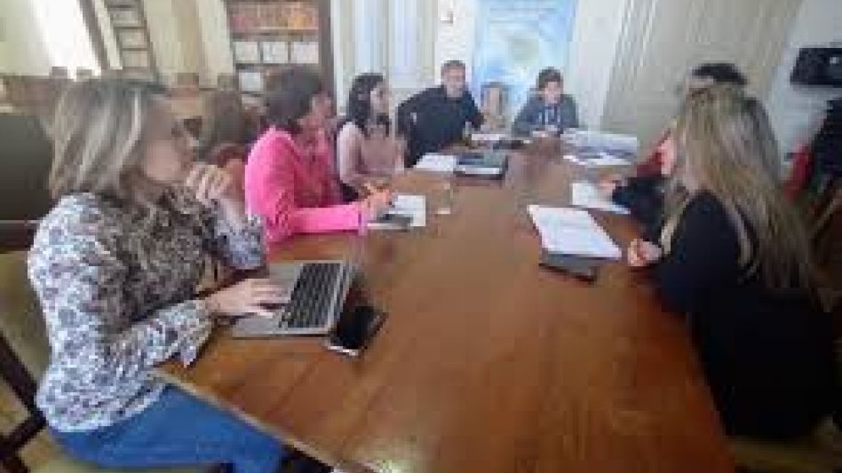 Una de las tantas reuniones mantenidas por la Mesa Intersectorial de Cannabis Medicinal de Azul.  ARCHIVO/ELTIEMPO