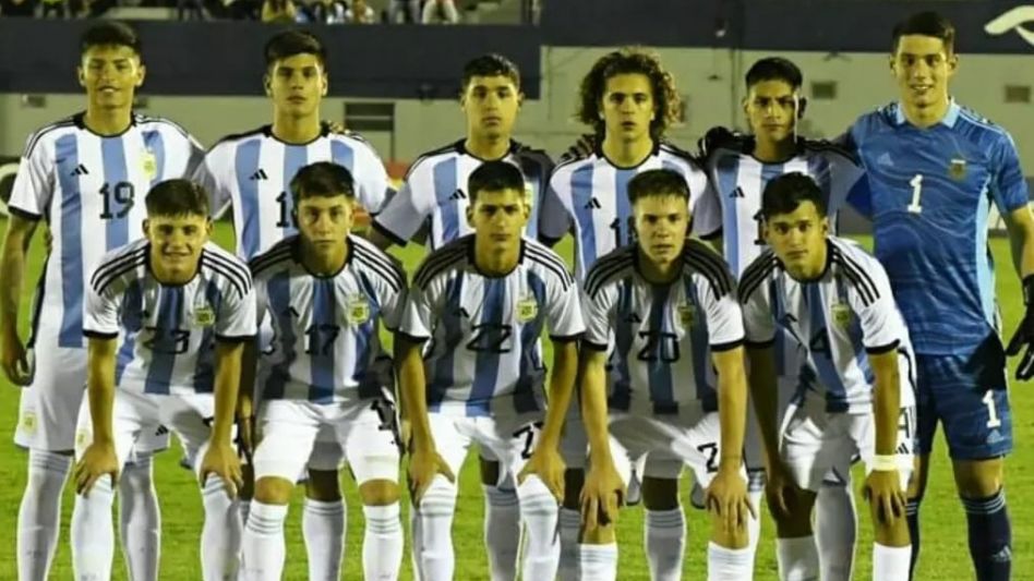 Franco Mastantuono estuvo en la formación titular de Argentina que perdió frente a su similar de Ecuador.