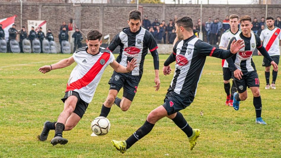Alumni y River se enfrentarán para definir quién será el segundo finalista del Torneo Clausura. Foto: archivo - El Tiempo.