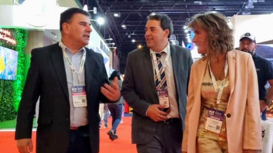 El intendente Bertellys junto a Pablo Vera de Bonis y Viviana Del Río. En el área de Turismo del Municipio se dieron varios cambios durante los últimos días. ARCHIVO/PRENSA MUNICIPAL