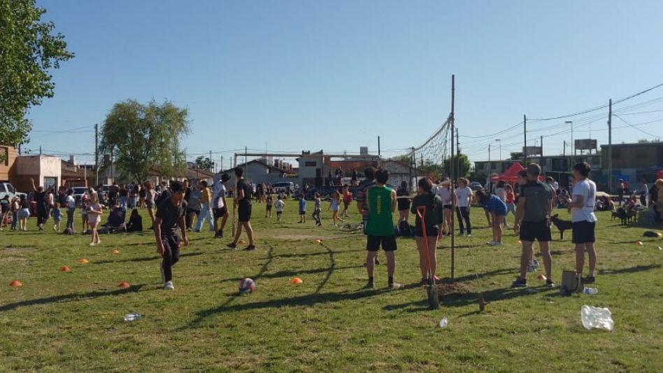 El festival del barrio Pedro Burgos convocó gente de zonas aledañas.   