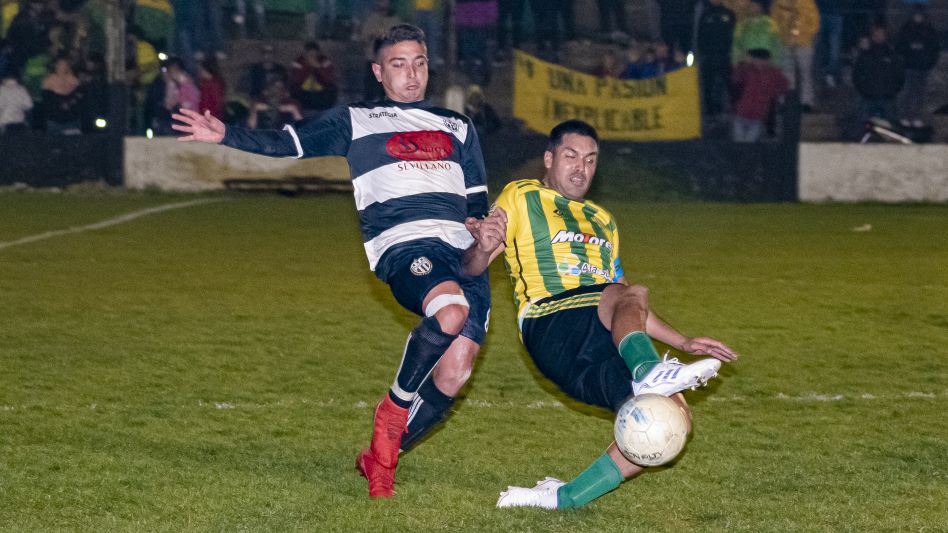 Piazza y Alumni comenzarán a jugar la final del Torneo Clausura de Primera División. El cotejo se disputará en el Lorenzo Palacios a partir de las 19 horas. Foto: ARCHIVO/NACHO CORREA