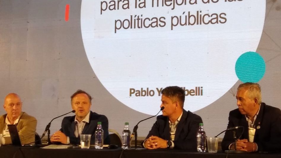 Yannibelli expone en el V Congreso Nacional de Concejales en Gobierno y Servicios Públicos. FOTO: PRENSA IPPA