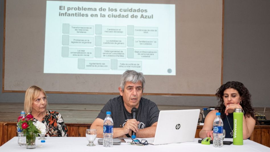 Padrón, Pagano y Di Candia, durante las exposiciones. FOTO: NACHO CORREA