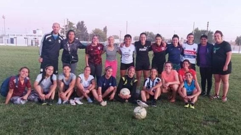 Fútbol femenino: Azul debuta ante Tandil  
