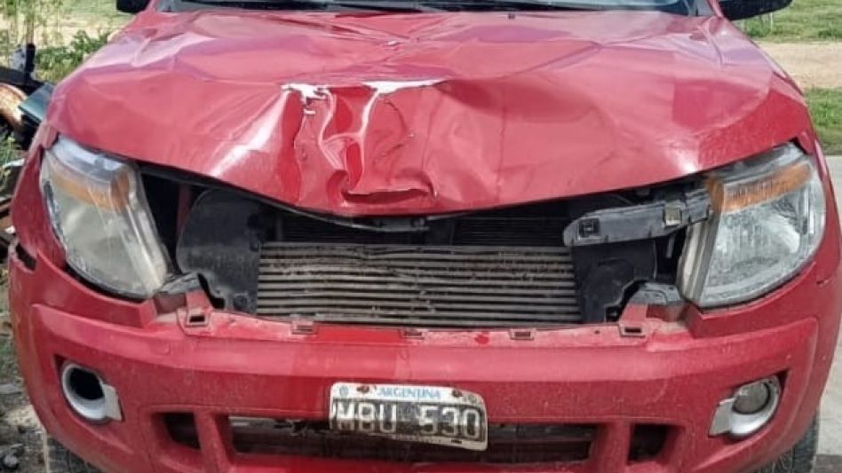 Ventos, el joven que ahora está nuevamente en libertad, manejaba una camioneta Ford Ranger cuando en noviembre de 2021 protagonizó este siniestro vial en Tapalqué. ARCHIVO/EL TIEMPO