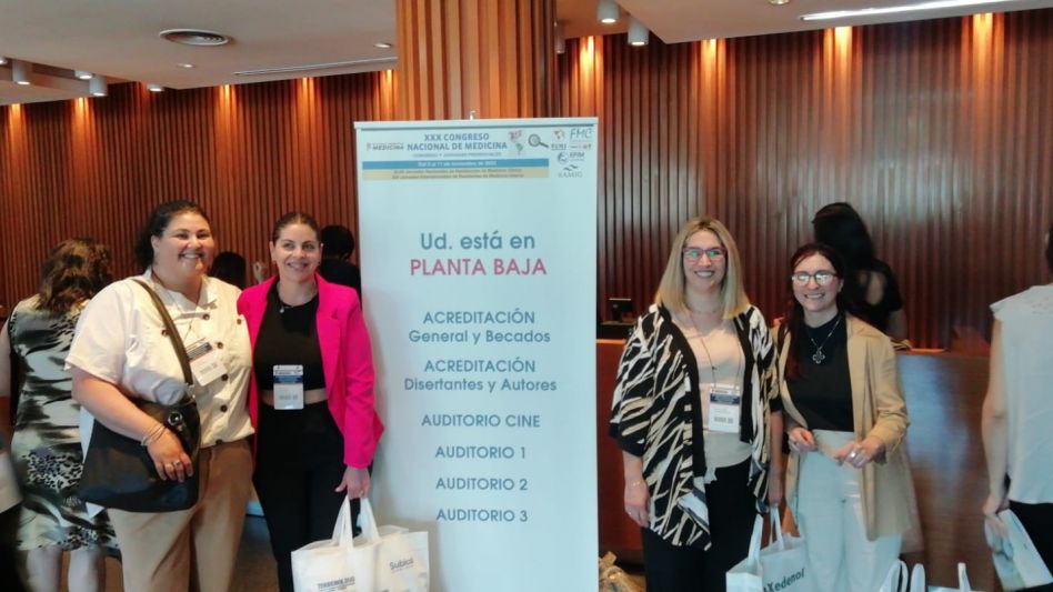 Profesionales del Hospital Pintos en importante Congreso de medicina interna