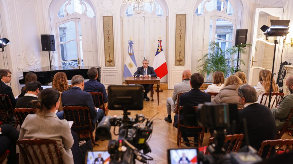 Fernández confirmó que habrá un bono para los trabajadores privados