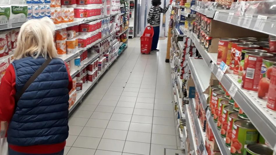 La canasta básica se disparó 9,5% en octubre y una familia necesitó $139.738 para no ser pobre