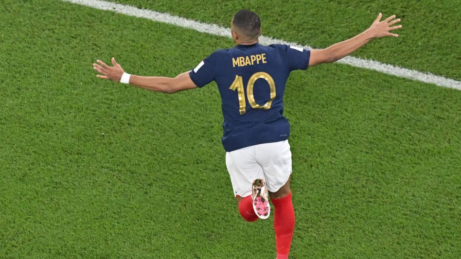 Francia, primer clasificado a octavos al vencer a Dinamarca con goles de Mbappé