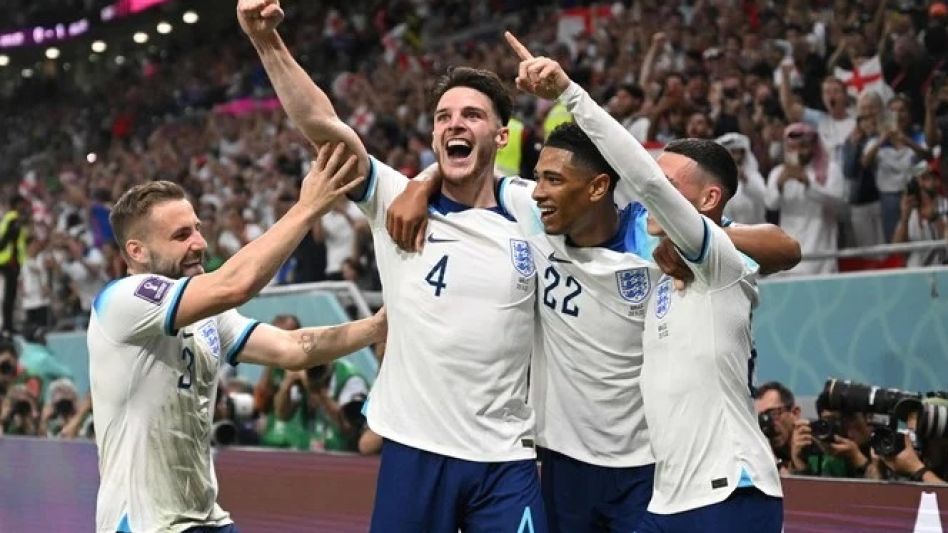 Ganaron Inglaterra y USA y se clasificaron para octavos de final
