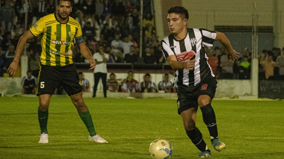 Alumni y Piazza se enfrentarán el domingo a las 20.30 por la clasificación al Torneo Regional Federal Amateur 2023. ARCHIVO/NICOLÁS MURCIA