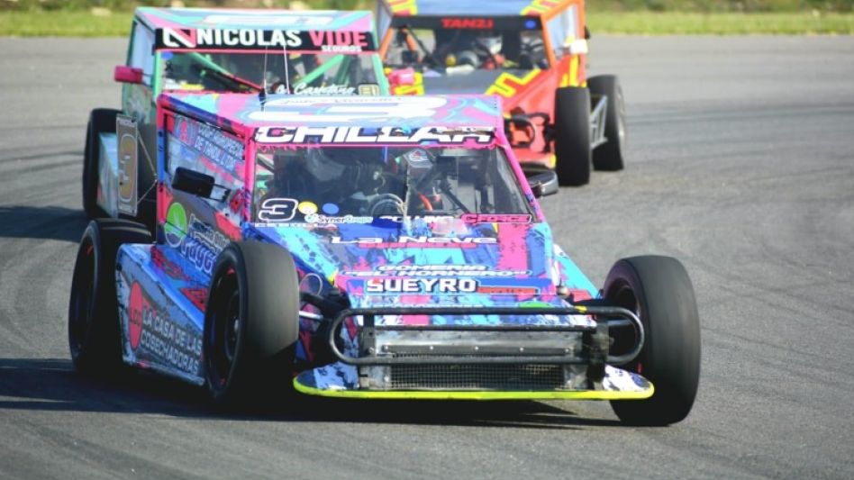 El piloto de Chillar, Justo Vivarelli, es el nuevo monarca de la especialidad y lucirá el uno en sus laterales en la temporada 2023. Foto: gentileza Mayores del Sudeste.
