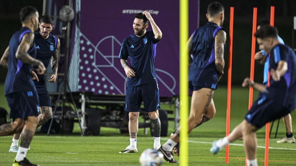 Messi y sus compañeros, en el último entrenamiento aantes del paartido con Australia. (Telam)