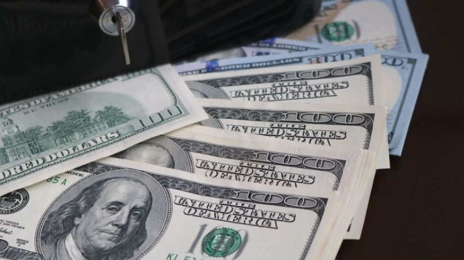 El dólar "blue" volvió a bajar y cerró a $312: es la mayor caída semanal en dos meses