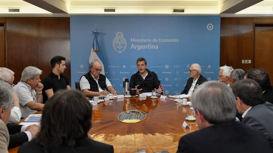 Precios justos: Massa se reunió con empresarios de los sectores metalúrgico y del calzado