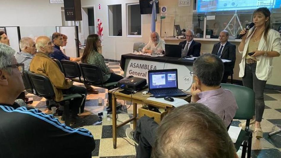 Durante la asamblea fueron descriptas las distintas obras emprendidas por la cooperativa. PRENSA CEAL