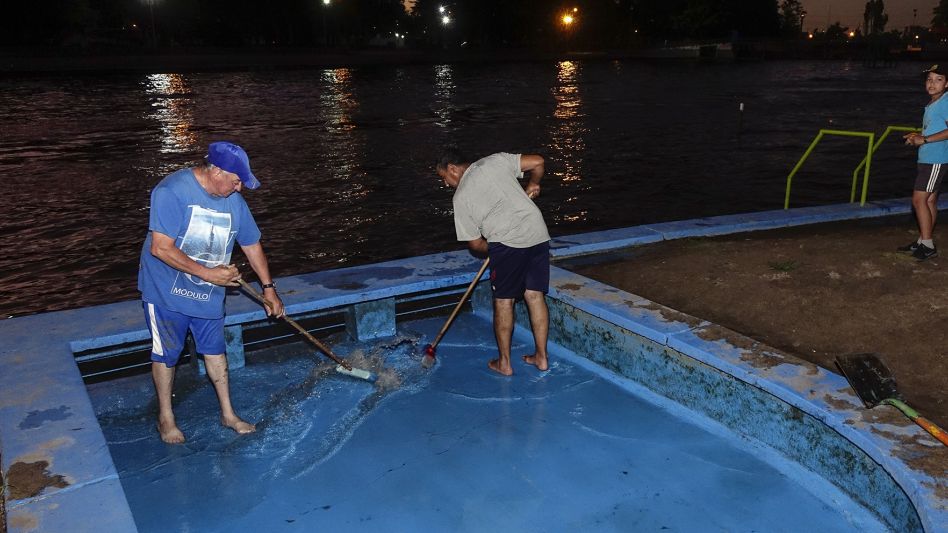 Limpieza del piletón del Balneario