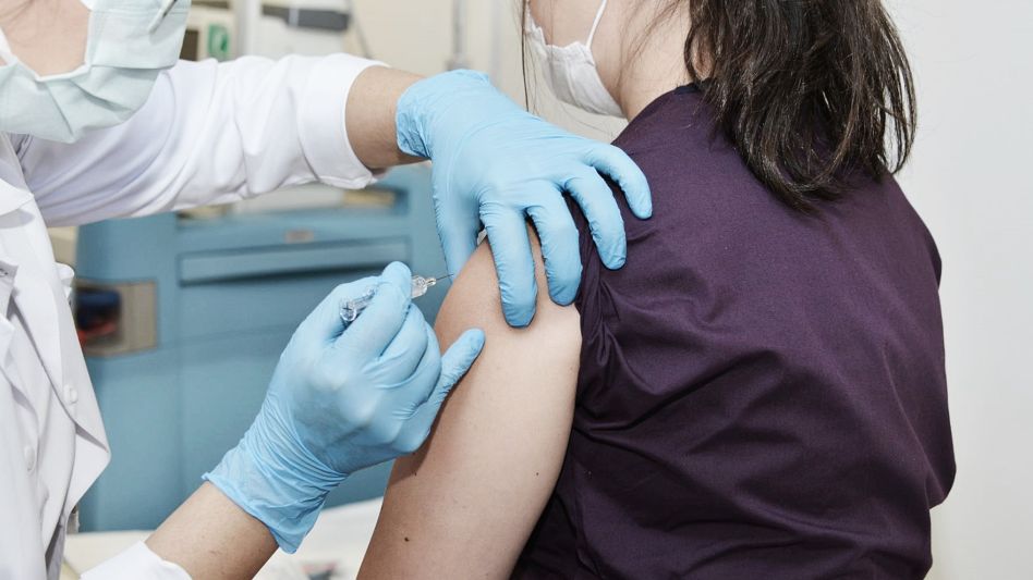 Coronavirus: quiénes tienen que darse los refuerzos y el listado completo de vacunatorios bonaerenses