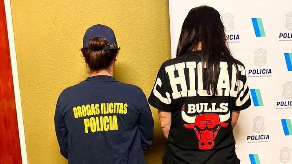 La azuleña investigada por una presunta infracción a la ley de estupefacientes había sido arrestada el pasado jueves y ayer quedó detenida. FOTOS: DROGAS ILÍCITAS AZUL/PBA