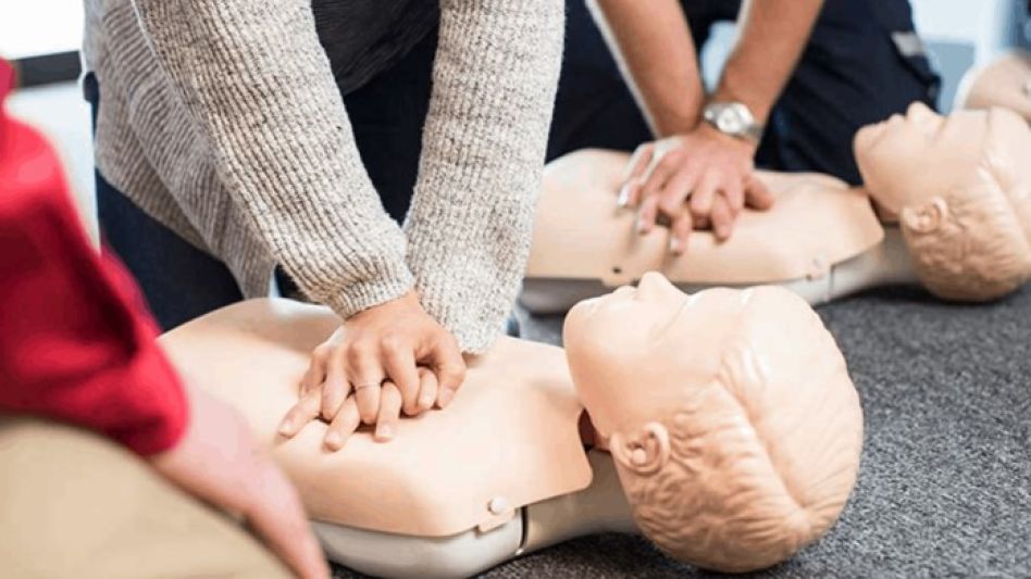 Un estudio cuestiona la falta de diversidad de los maniquíes en los cursos de RCP 