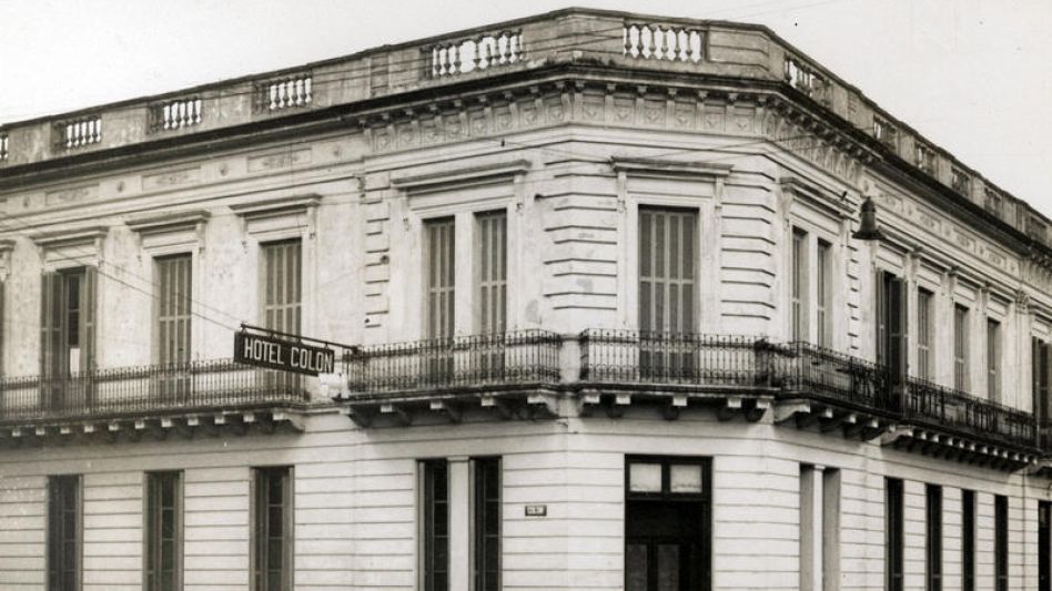 El Hotel Colón, citado por el autor.  HEMEROTECA JUAN MIGUEL OYHANARTE DE AZUL
